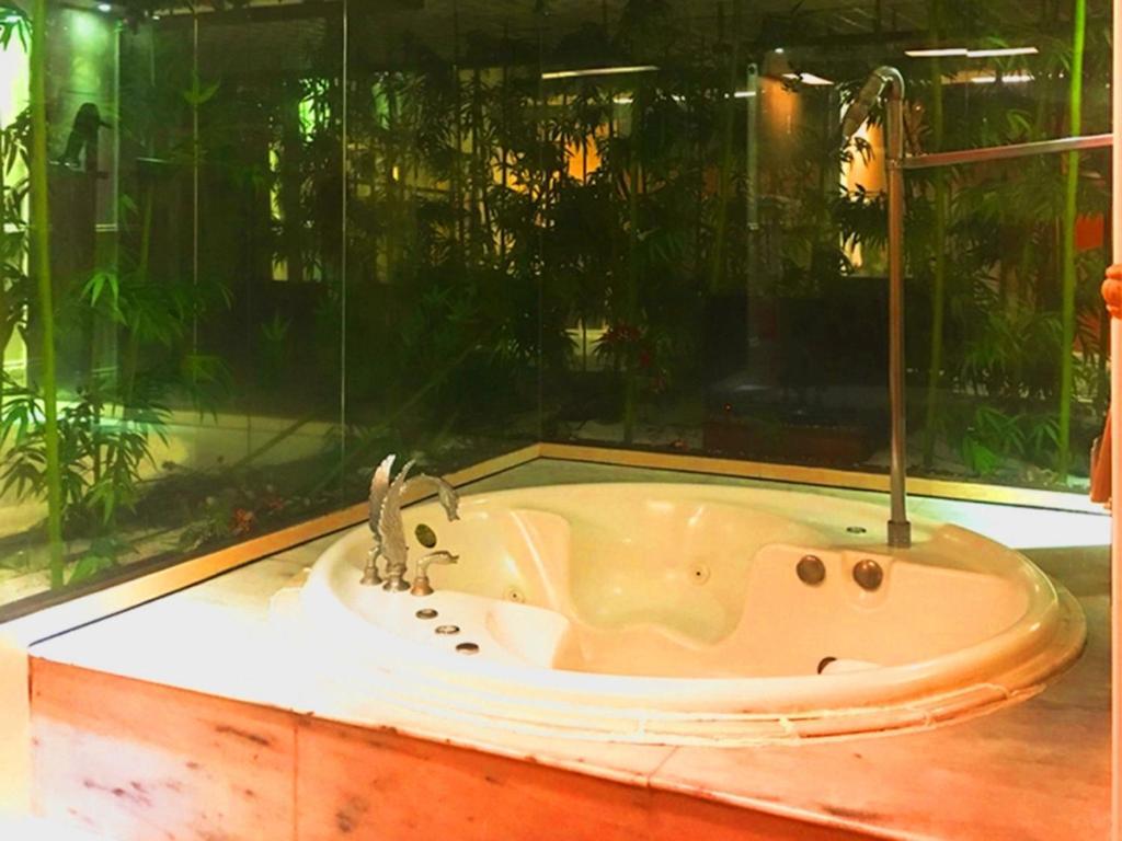 Paradise Motel Guishan Bagian luar foto